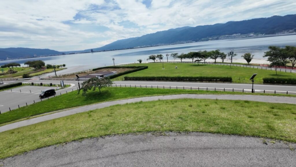 赤砂崎公園の丘から見る諏訪湖の景色