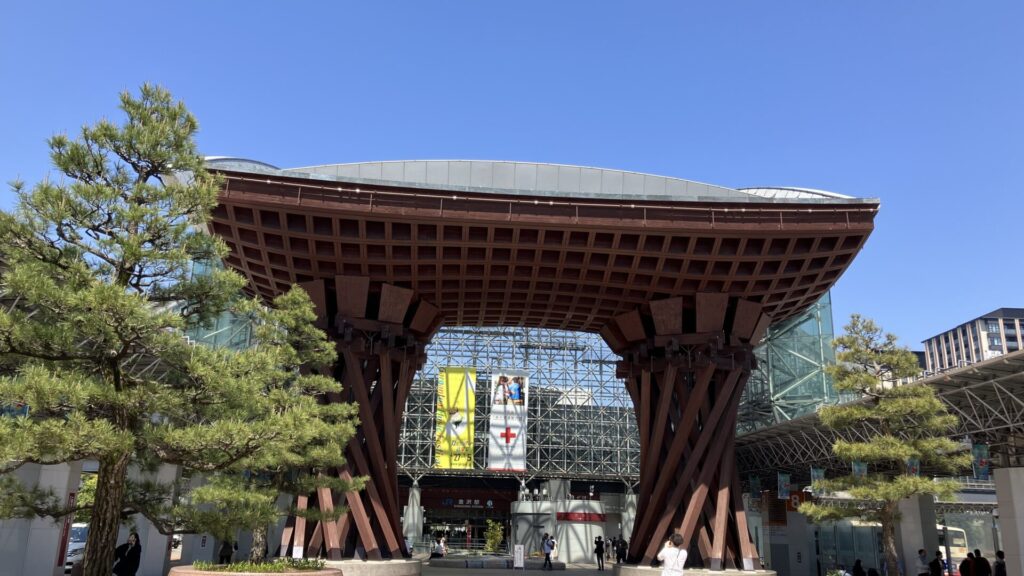金沢駅の鼓門の画像