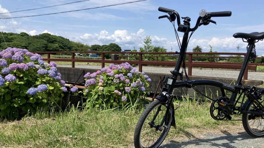 BROMPTONとアジサイロードの画像