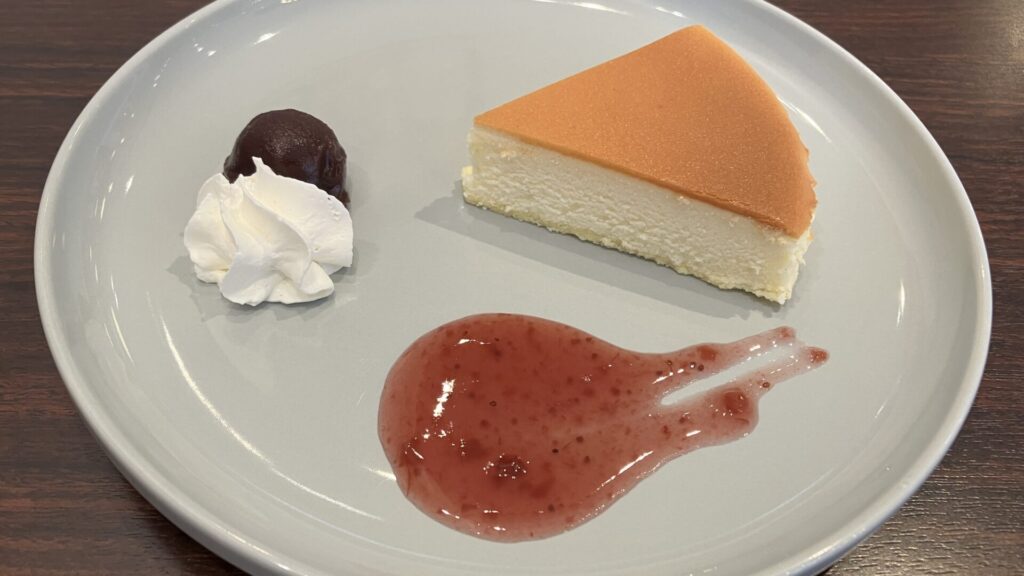 チーズガーデンのカフェで食べられる御用邸チーズケーキの画像