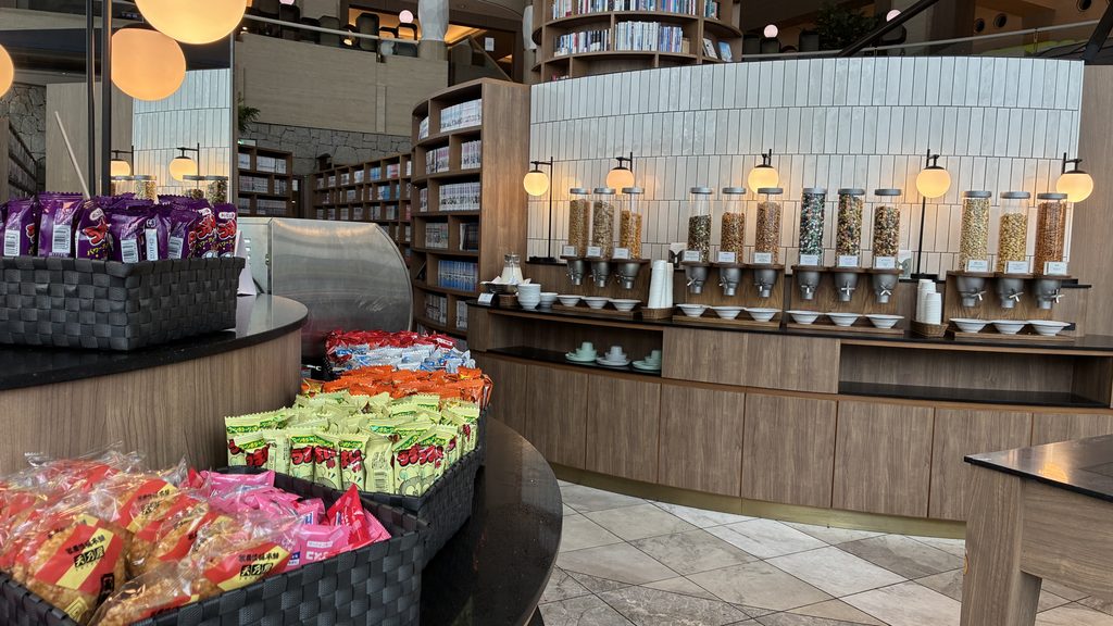 The Library Loungeのスナックコーナー